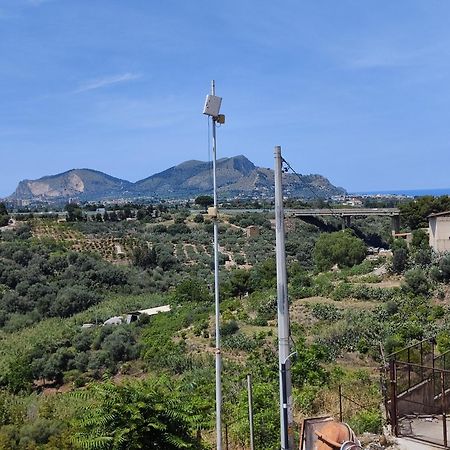 Panoramico Wifi Tv Centro Storico Apartment Casteldaccia Luaran gambar